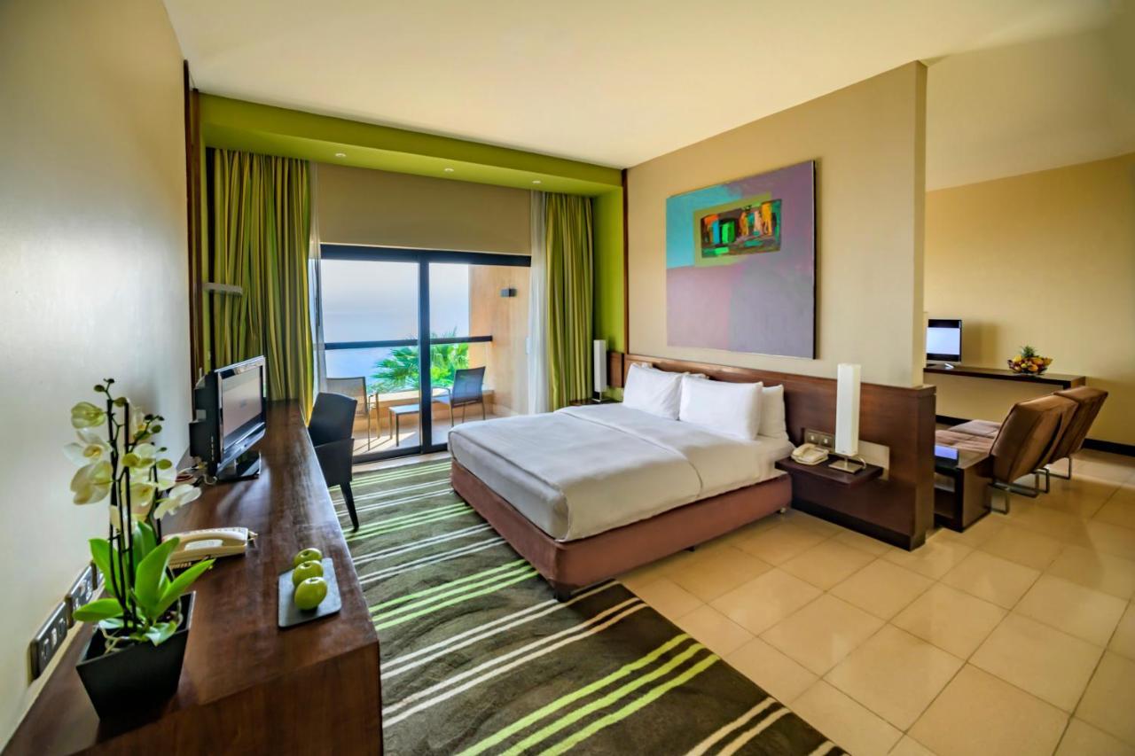 By Ihg 5*